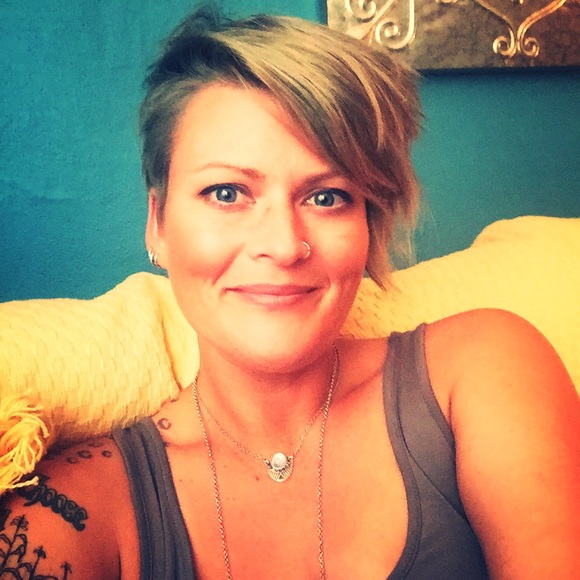 Meet your Posher, Nelly - Picture 5 of 5